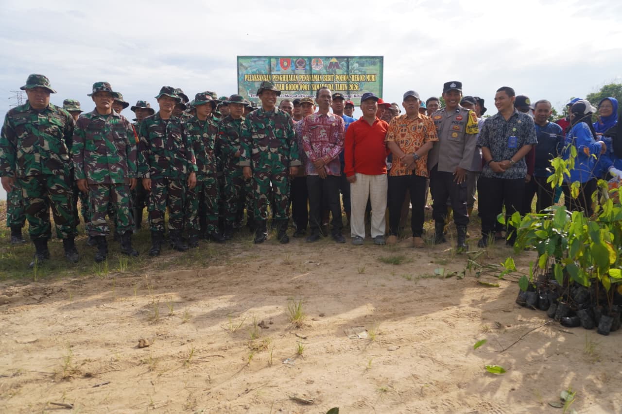 KORAMIL 0901-03/SAMARINDA SEBERANG SUKSESKAN PENGHIJAUAN REKOR MURI TAHUN 2026