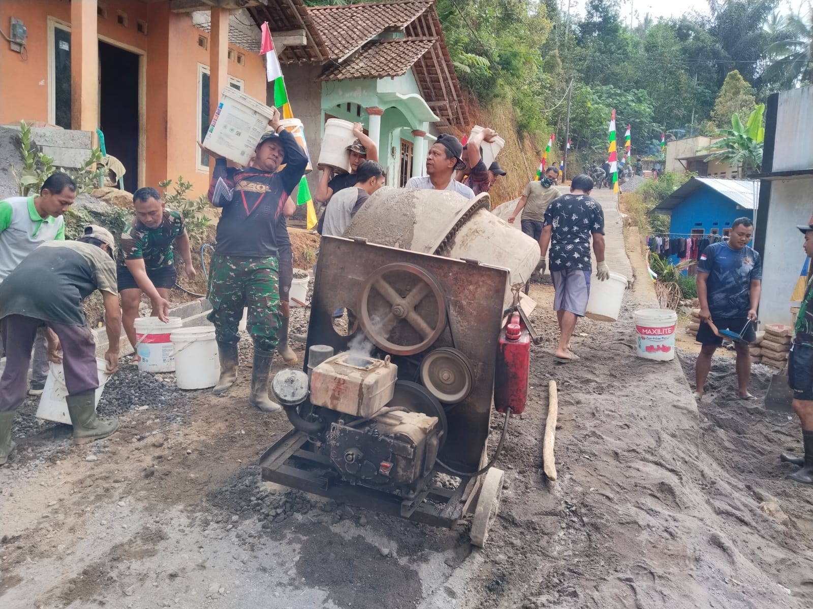 Satgas TMMD Reguler Ke-129 Kodim 0708 Purworejo Kebut Pengecoran Jalan, Wujudkan Akses yang Lebih Ba