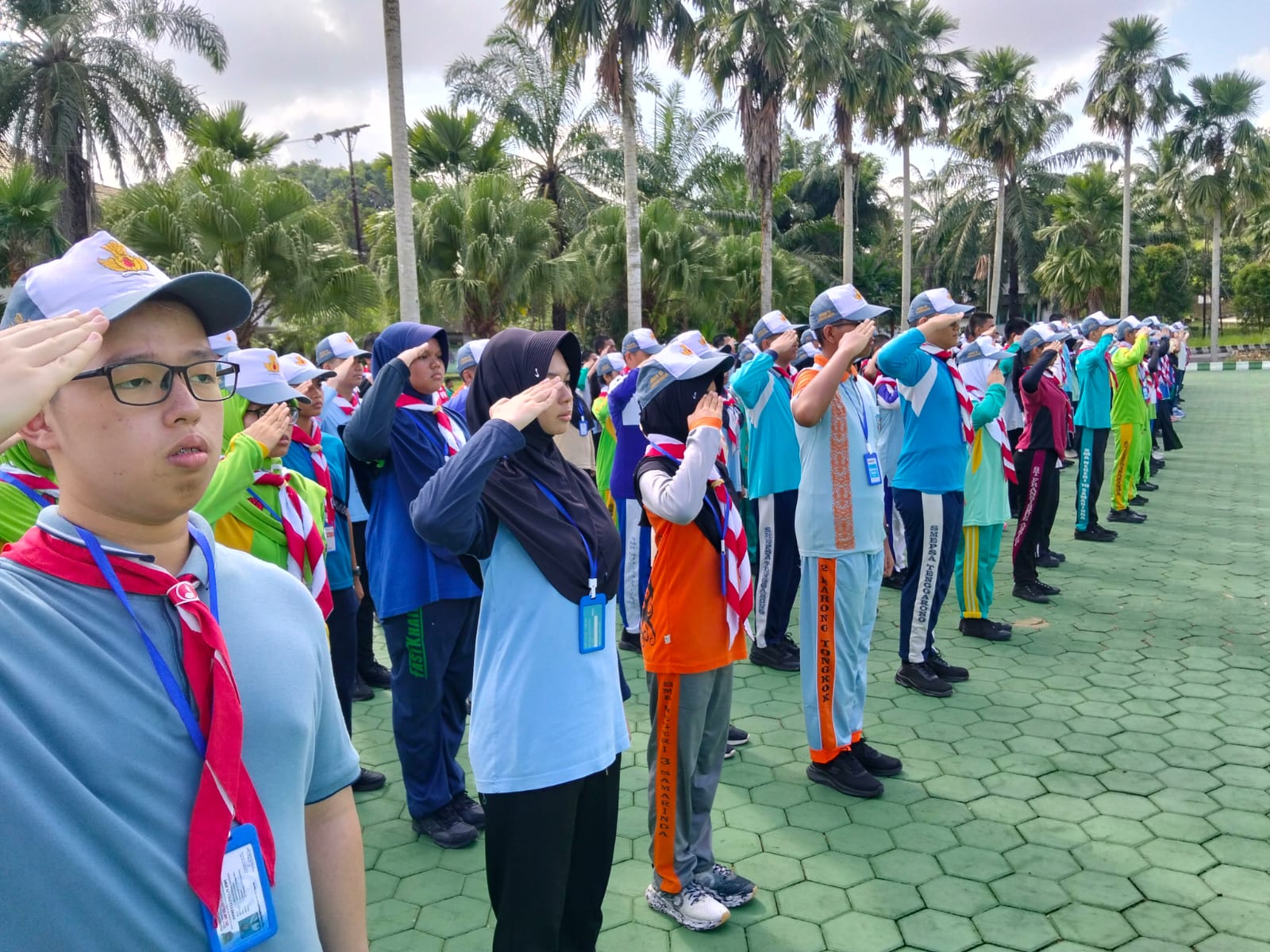 Koramil 0901-03/Samarinda Seberang Tanamkan Disiplin dan Wawasan Kebangsaan kepada 320 Siswa SMA Neg