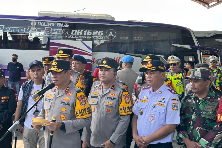 Kapolda Metro Jaya Cek Terminal Pulogebang, 6.812 Personel Disiagakan Amankan Lebaran