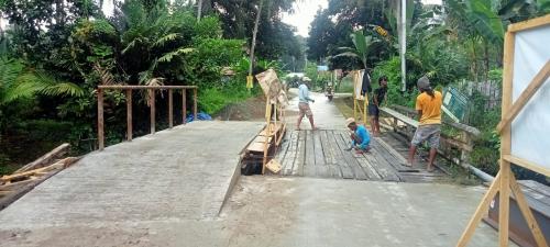 PEMBANGUNAN JEMBATAN BETON GARUDA DI KELURAHAN SEMPAJA UTARA