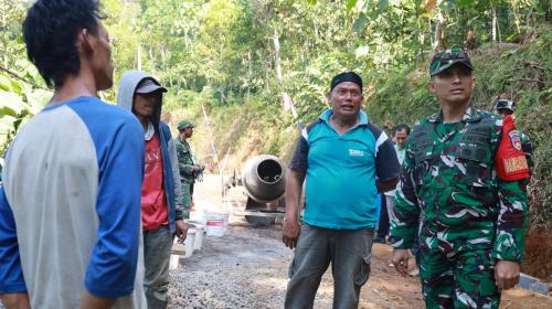 Dansatgas TMMD 129 Turun ke Lokasi, Cek Progres Pembangunan Rabat Beton di Watuduwur