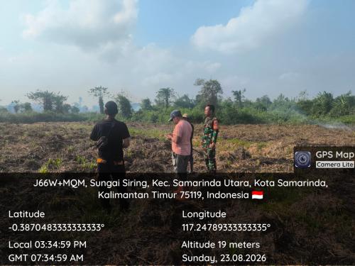 Babinsa Koramil 0901-05/Samarinda Utara Pantau Titik Asap di Wilayah Sungai Siring