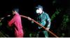 SIGAP !, BABINSA BANTUAS BERSAMA RELAWAN PADAMKAN KEBAKARAN LAHAN PT TIRTA MAHAKAM